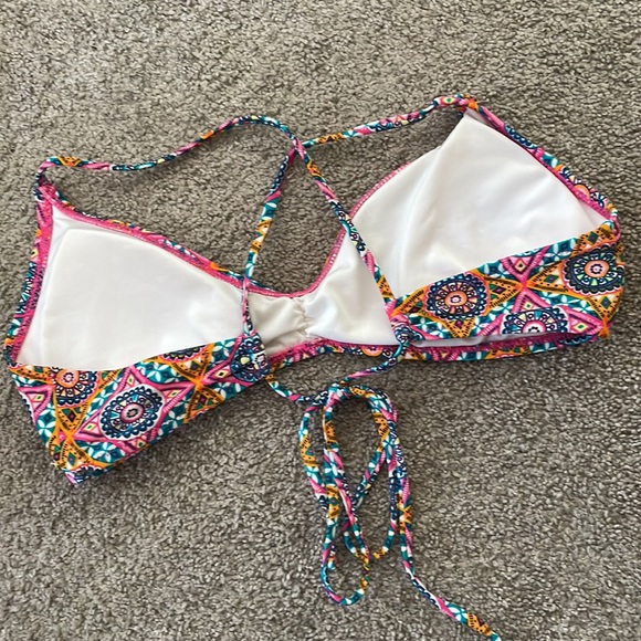 Volcom Bikini Top - Picture 3 of 8